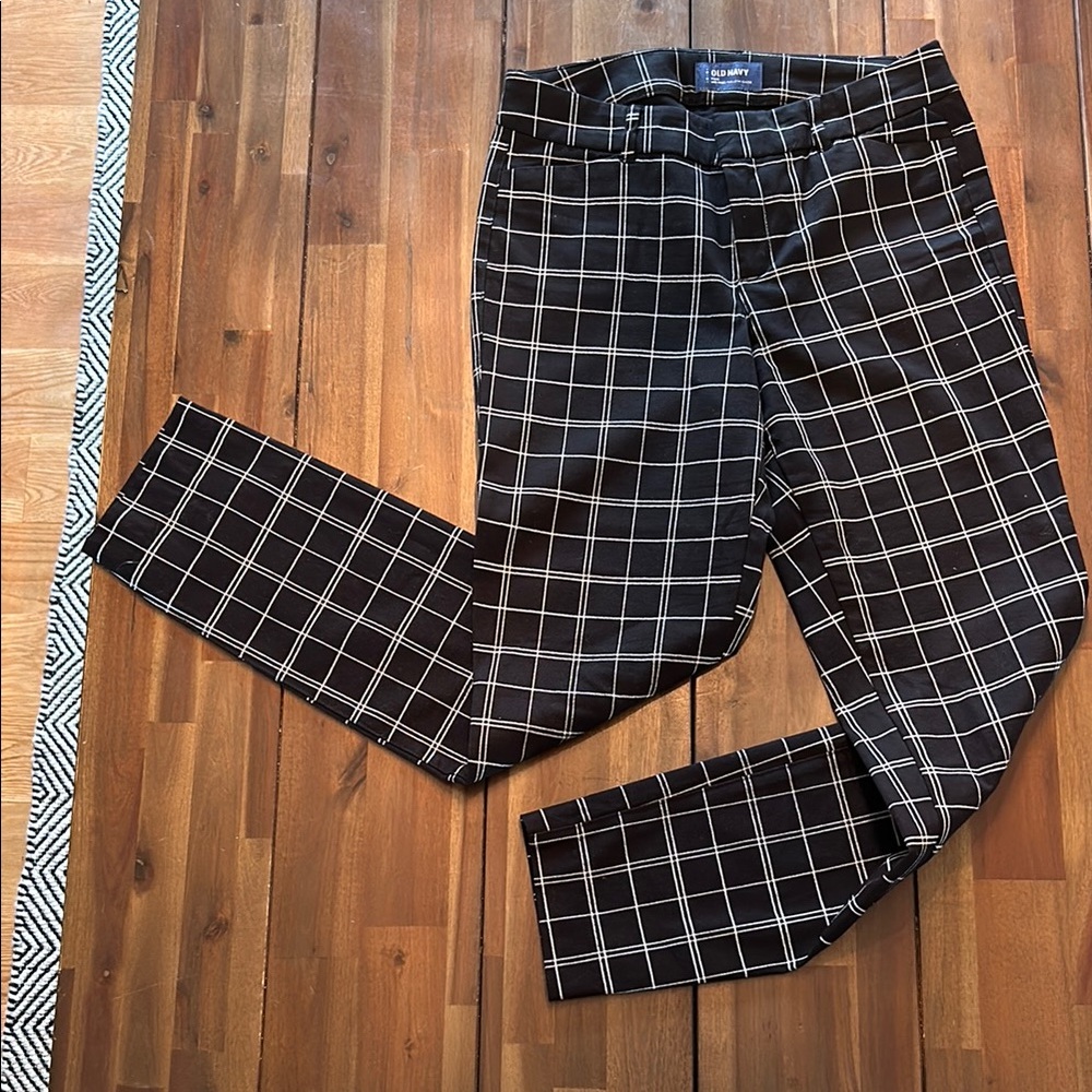 Women's Black Checkered Pixie Pants